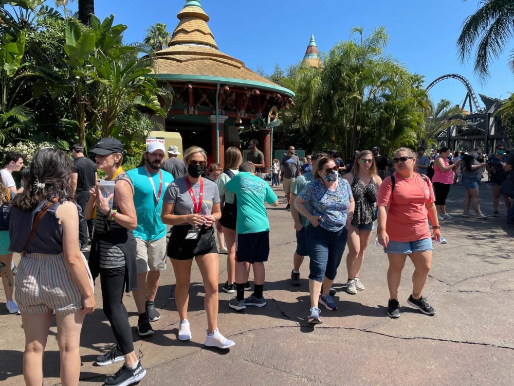 islands-of-adventure-no-outdoor-masks-26