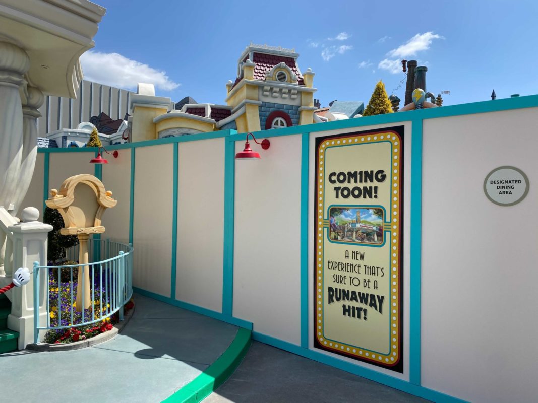 runaway-railway-signs-disneyland-13-5013168