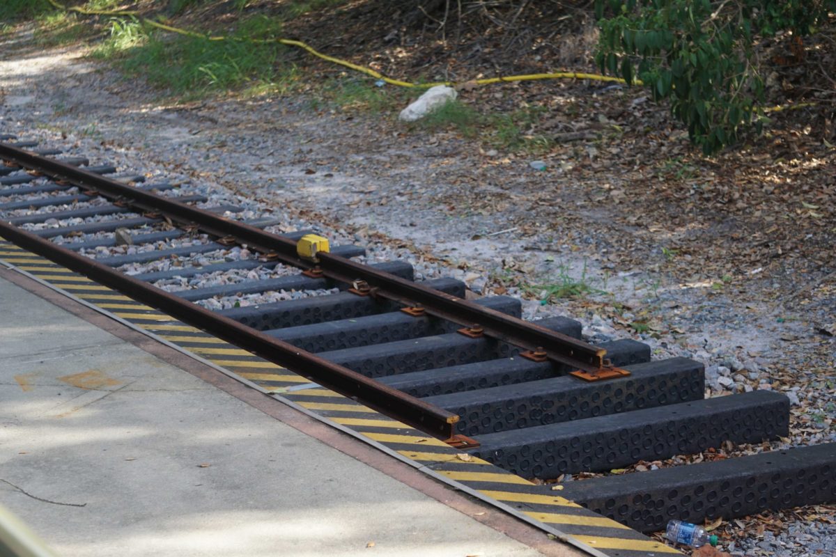 walt-disney-world-railroad-tron-2