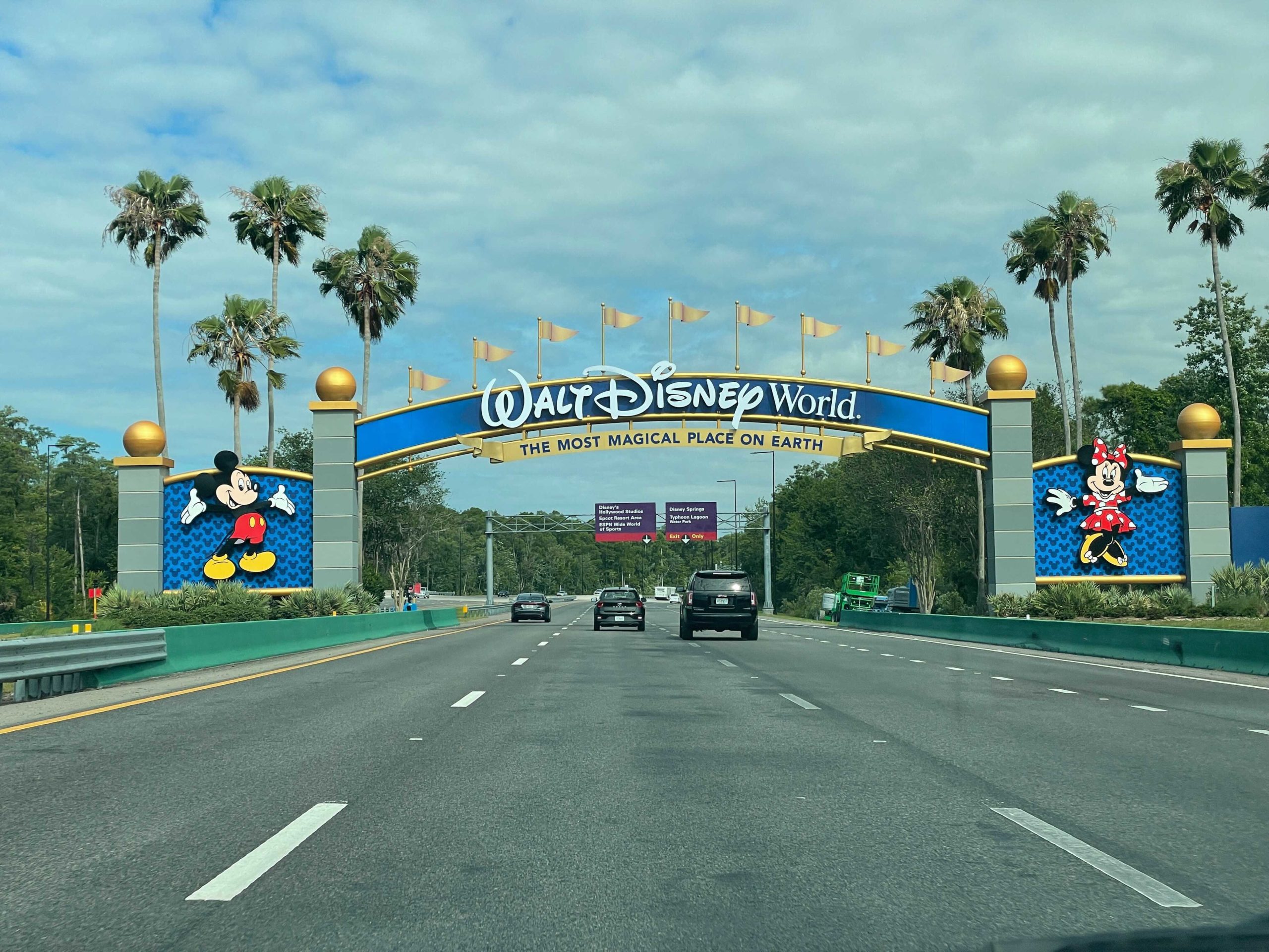 world-drive-entrance-complete-2