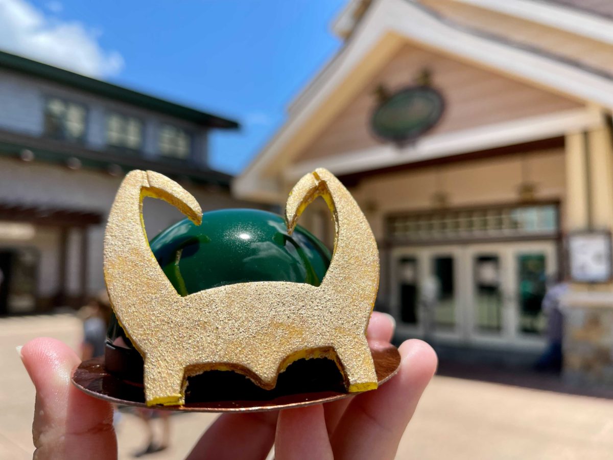 loki-mousse-dome-cake-amorettes-patisserie-disney-springs-11-3187003