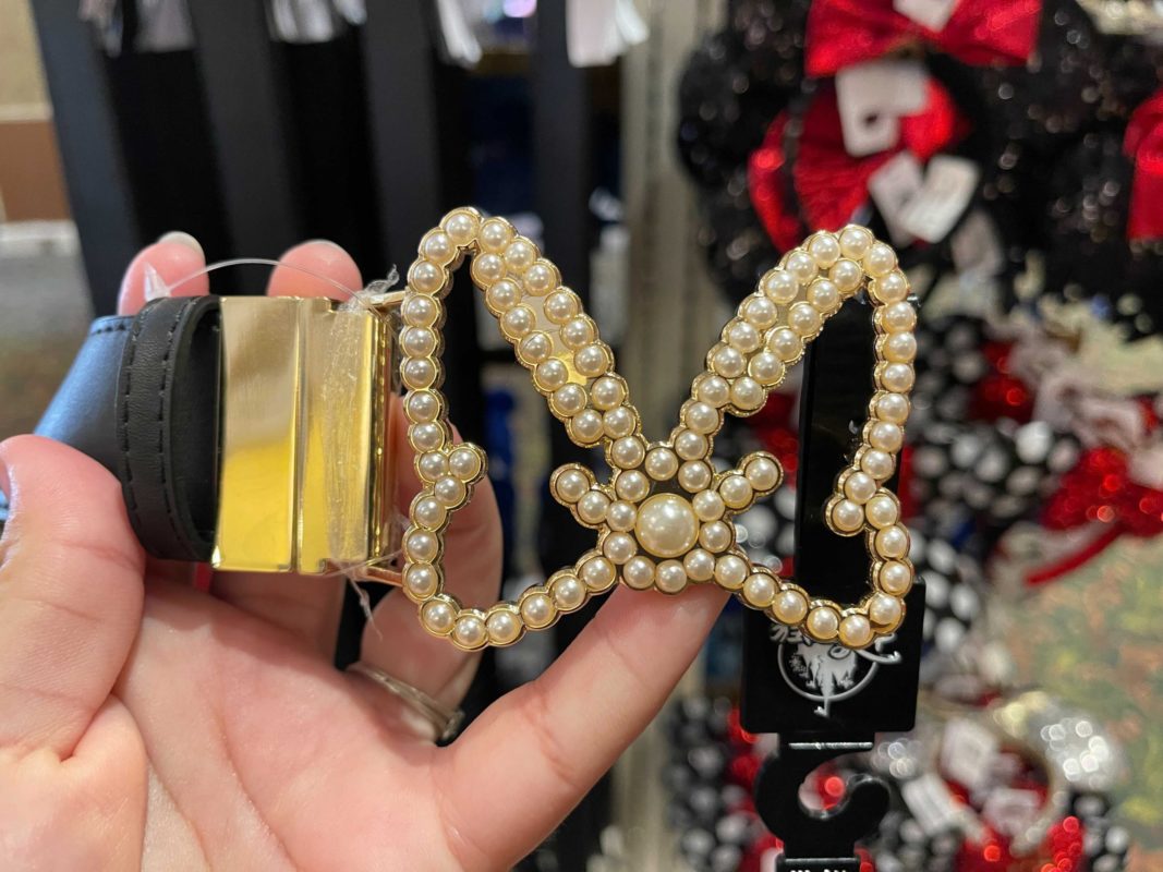 minnie-mouse-bow-belt-buckle-2-6-28-21