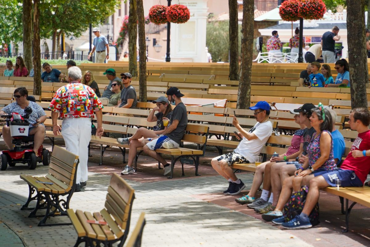 america-gardens-theater-no-masks-2-9642207