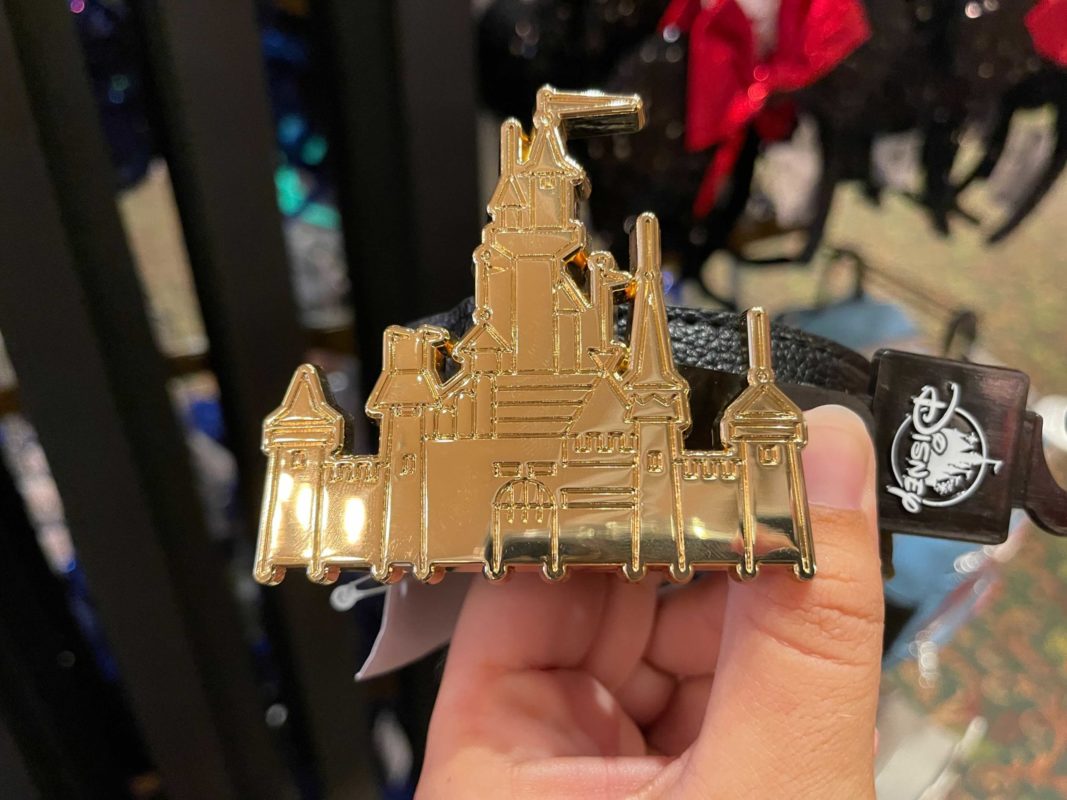 castle-belt-buckle1-9264214