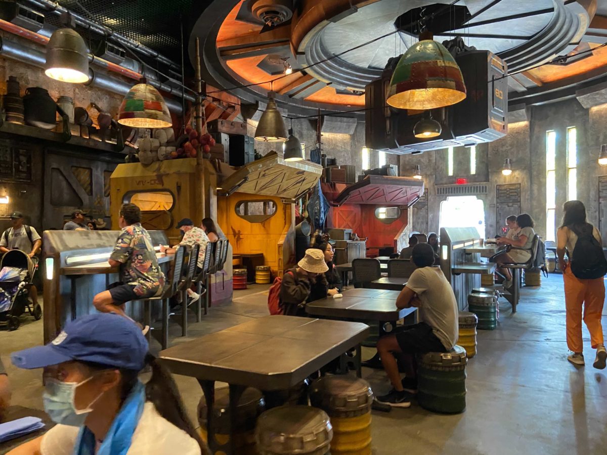 docking bay 7 food and cargo at galaxy's edge in disneyland