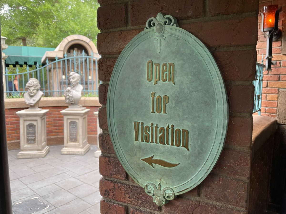 haunted-mansion-queue1-2