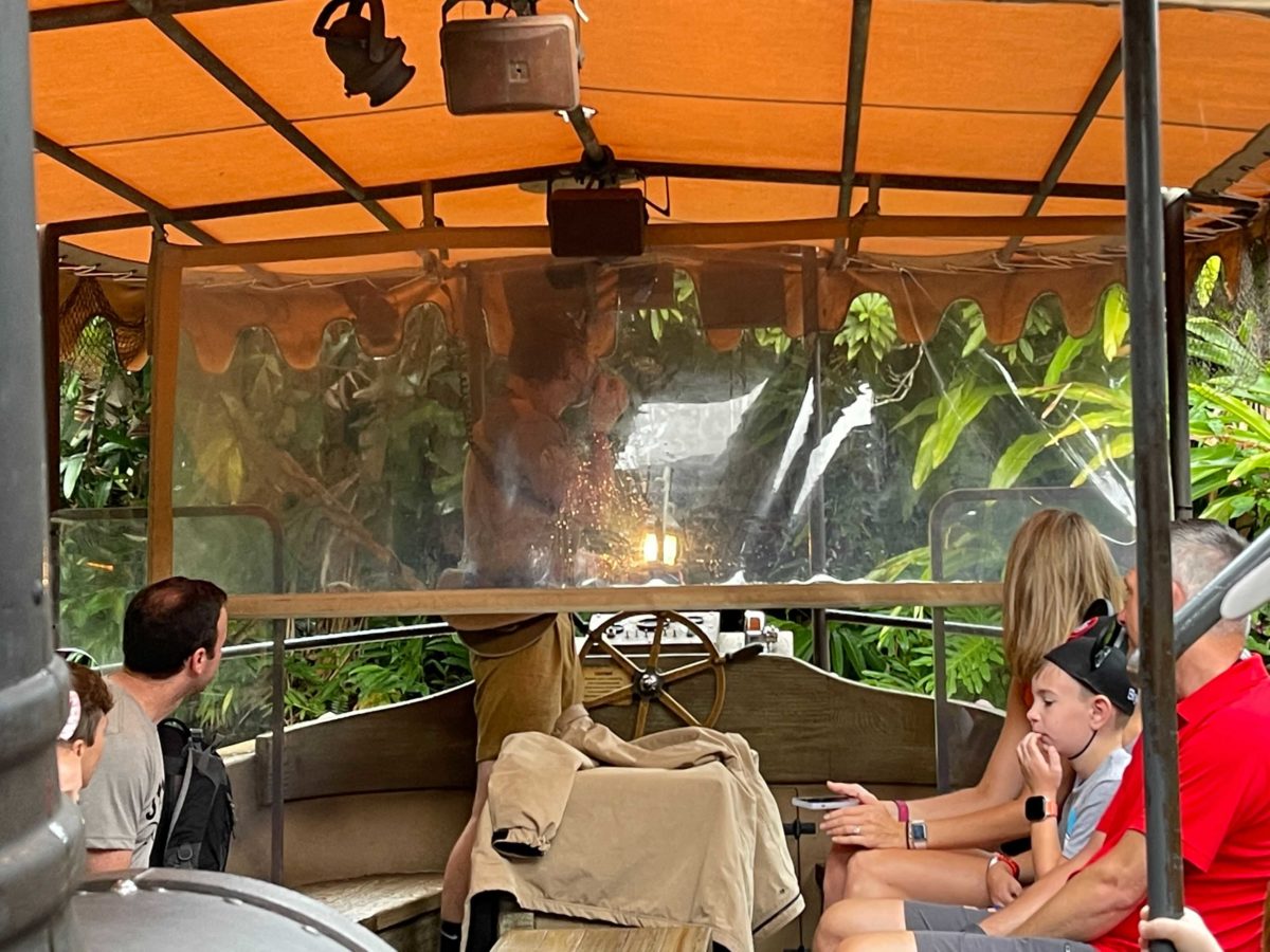 jungle-cruise-distancing-removed-1