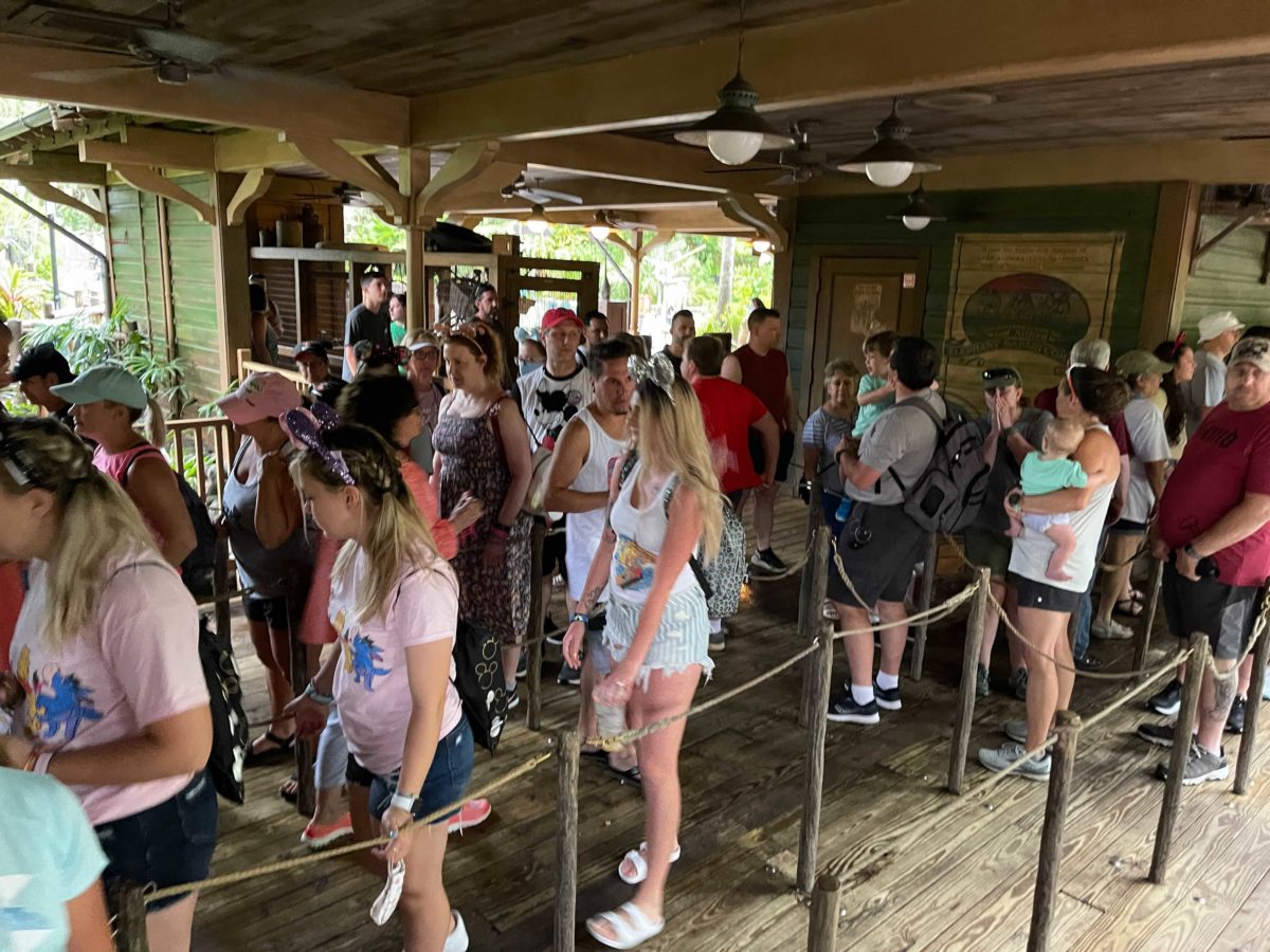 jungle-cruise-distancing-removed-3