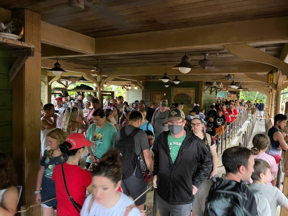 jungle-cruise-distancing-removed-4