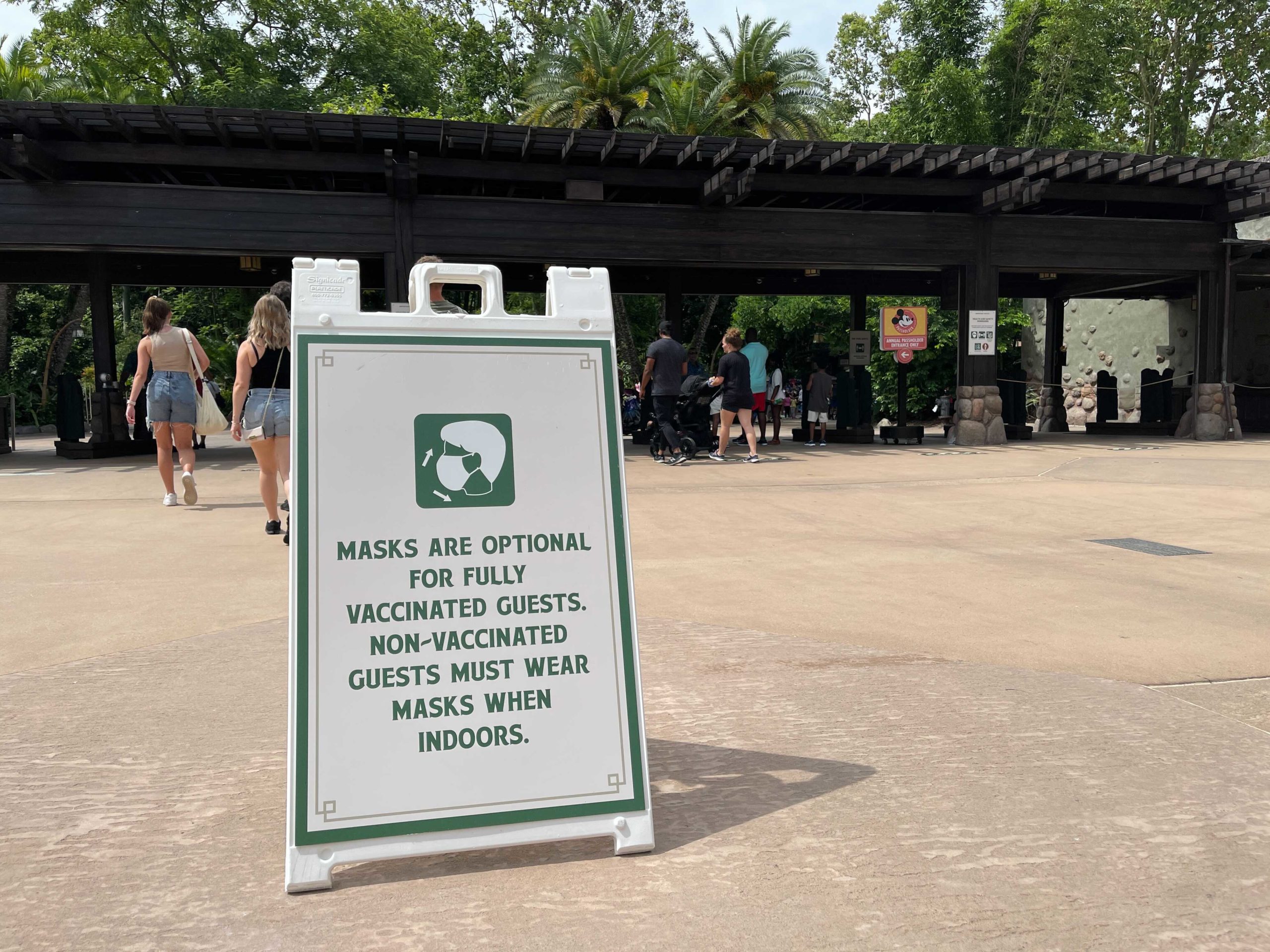 mask-signage3-8556827