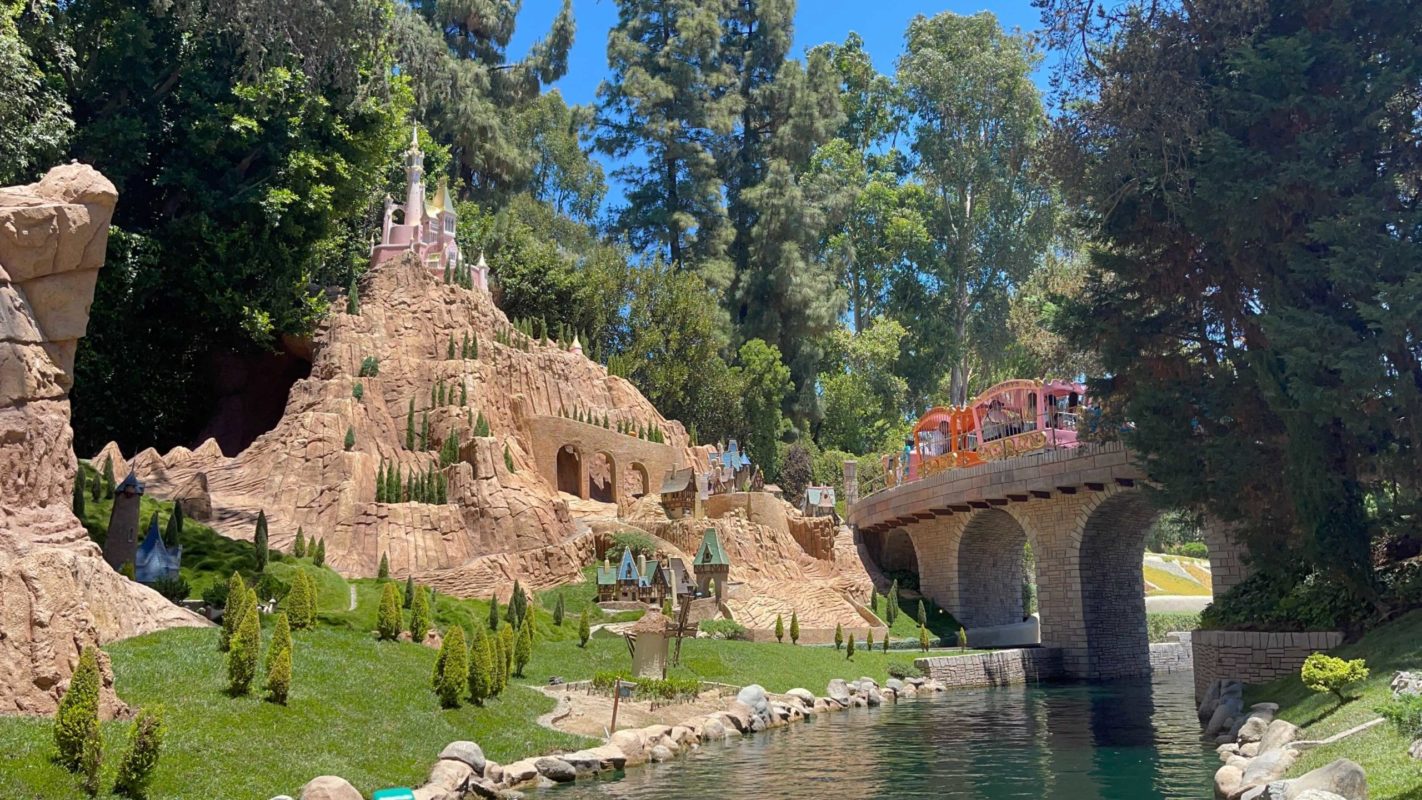 storybook-land-canal-boats-16