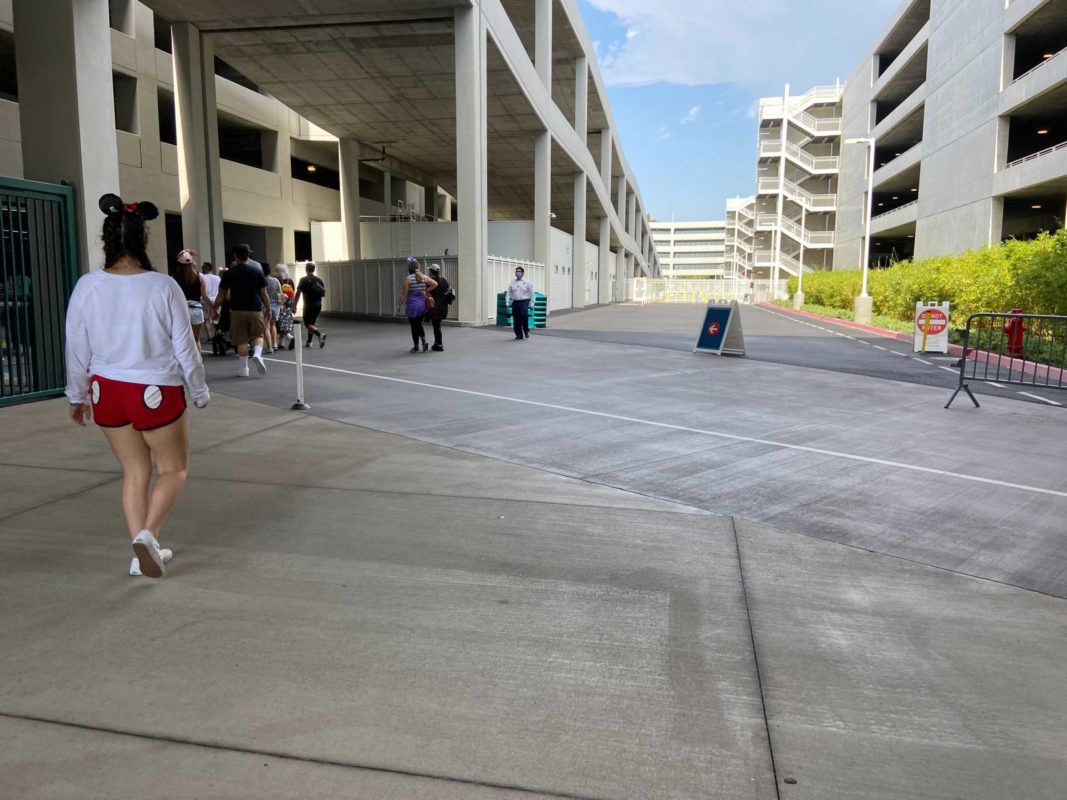 temperature-checks-distancing-markers-gone-mickey-friends-2