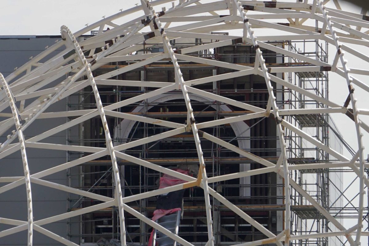 tron-construction11-3629354