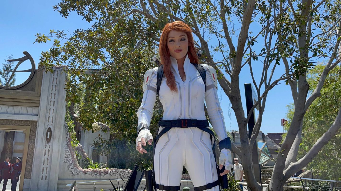 disney-california-adventure-avengers-campus-black-widow-snow-suit-meet-and-greet-12-1875123