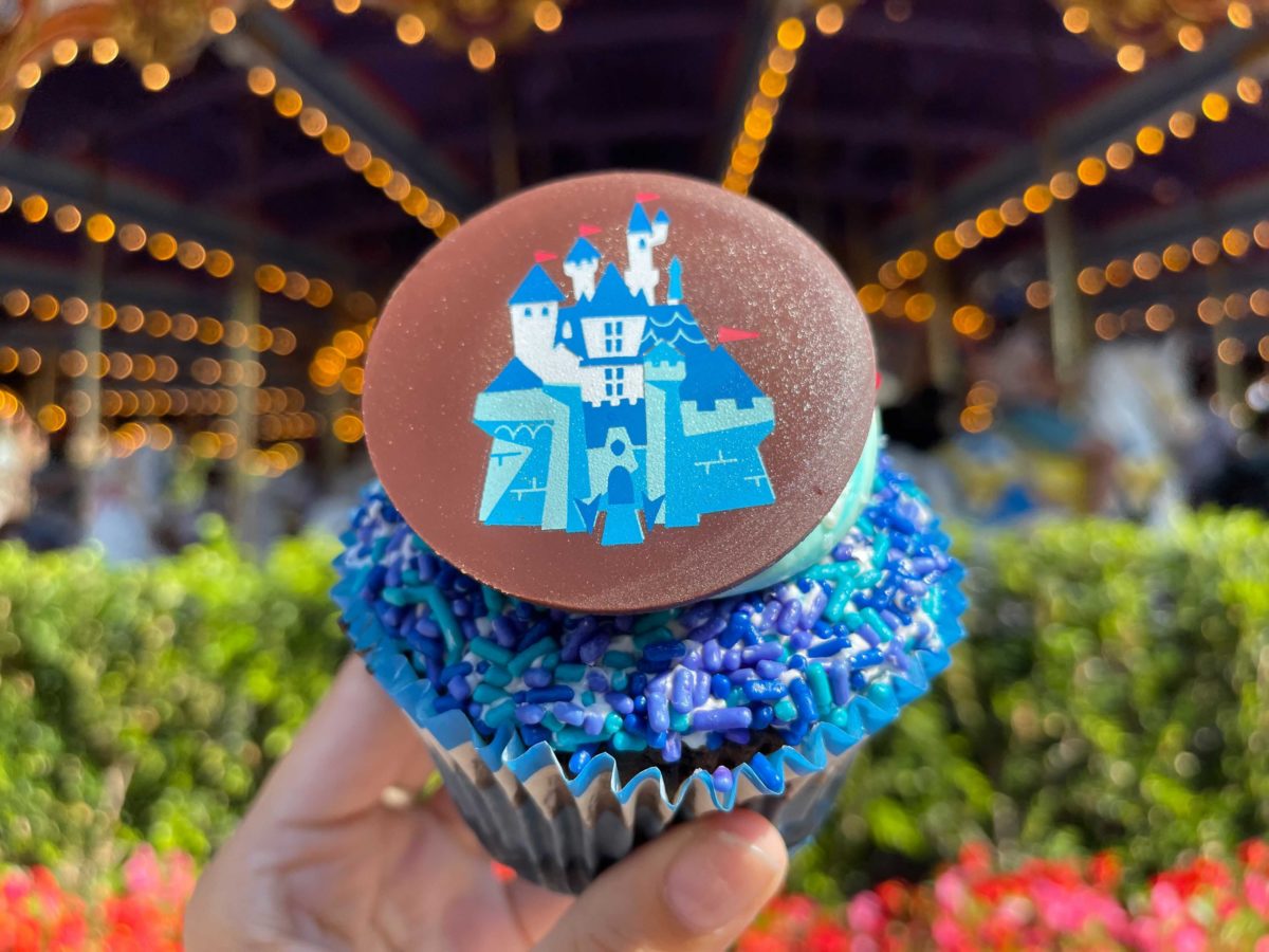 disneyland-66th-anniversary-cupcake-12-3139447