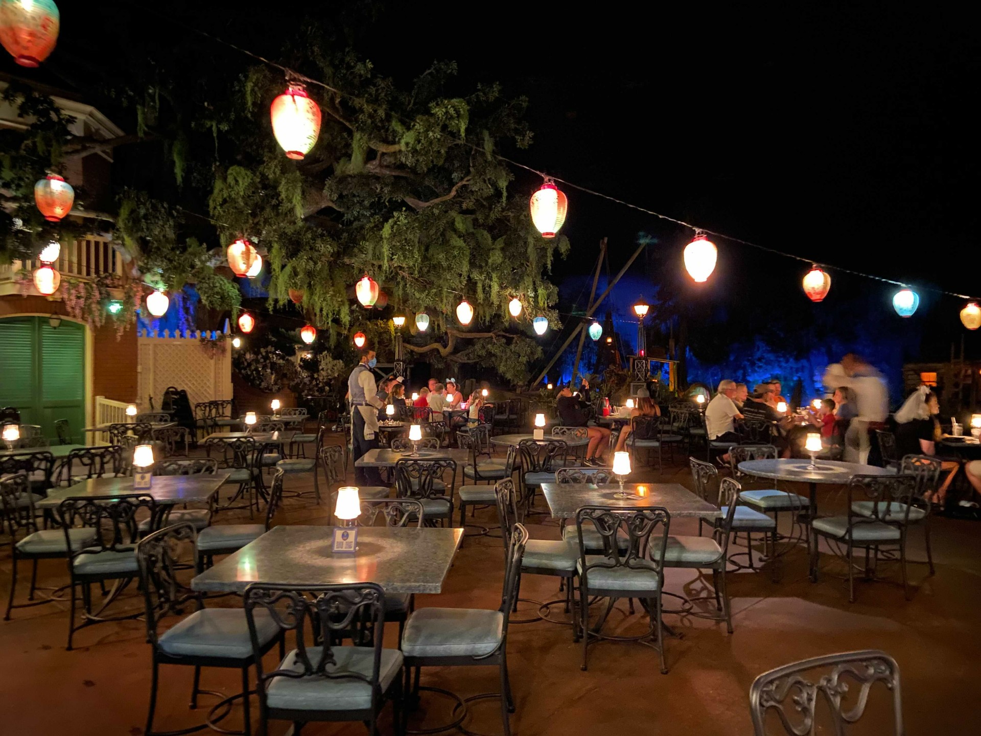 disneyland-blue-bayou-restaurant-50-1-7207965