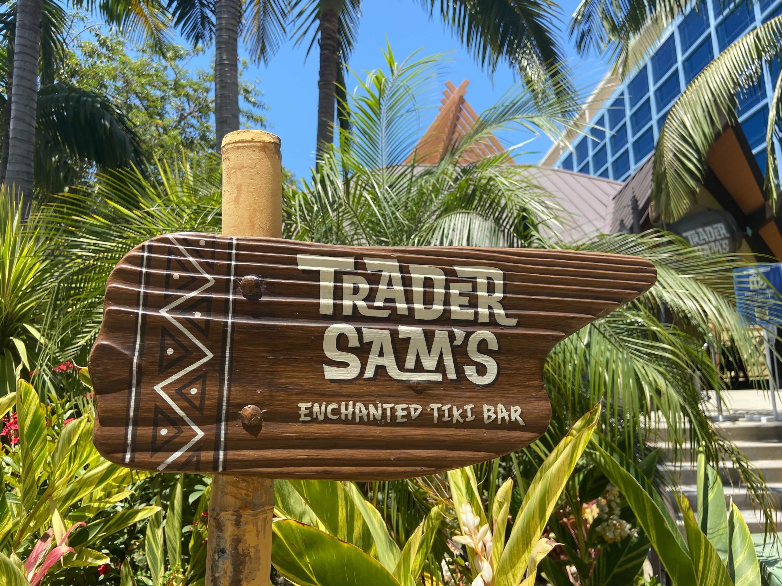 disneyland-hotel-trader-sams-enchanted-tiki-bar-1-1881298