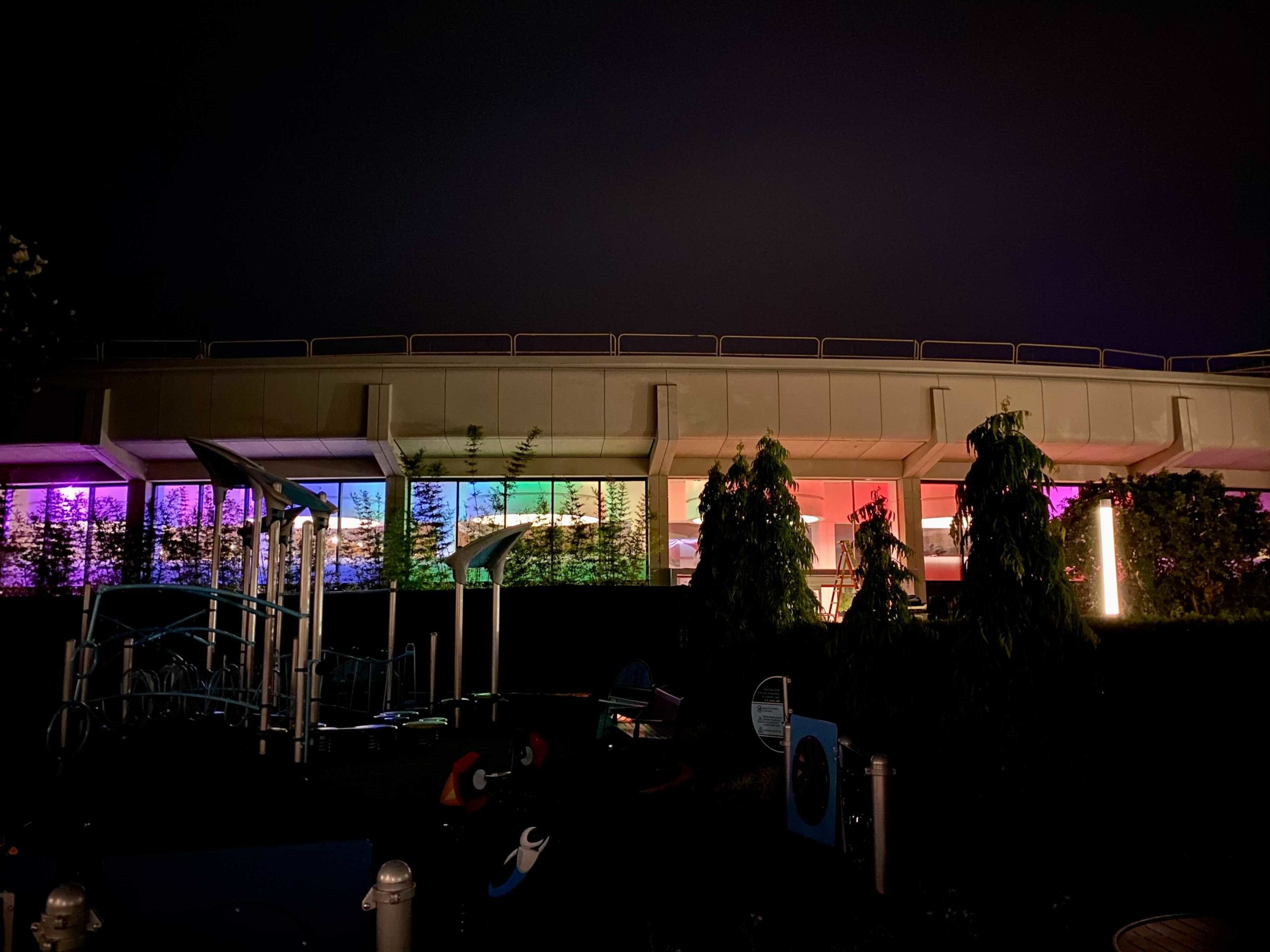 epcot-creations-shop-color-lights-nighttime-1-2711182