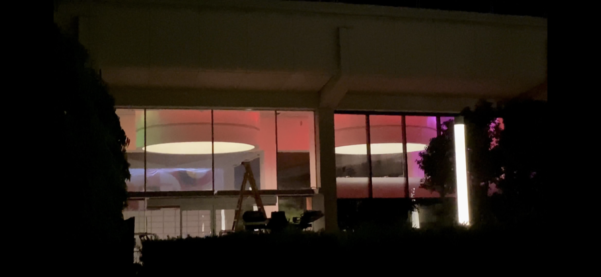 epcot-creations-shop-color-lights-nighttime-1-2871808