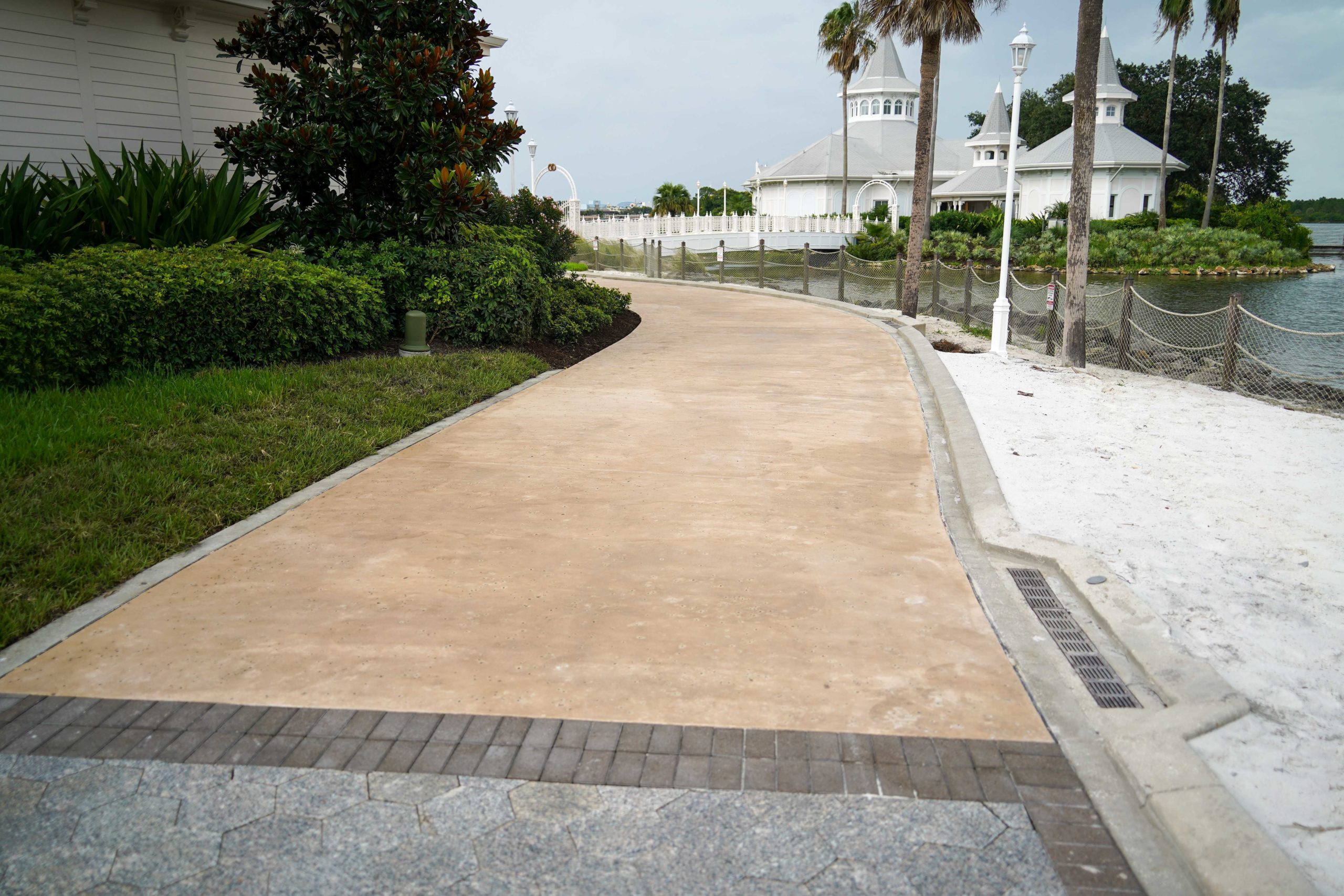 grand-floridian-polynesian-walkway-2-6394604