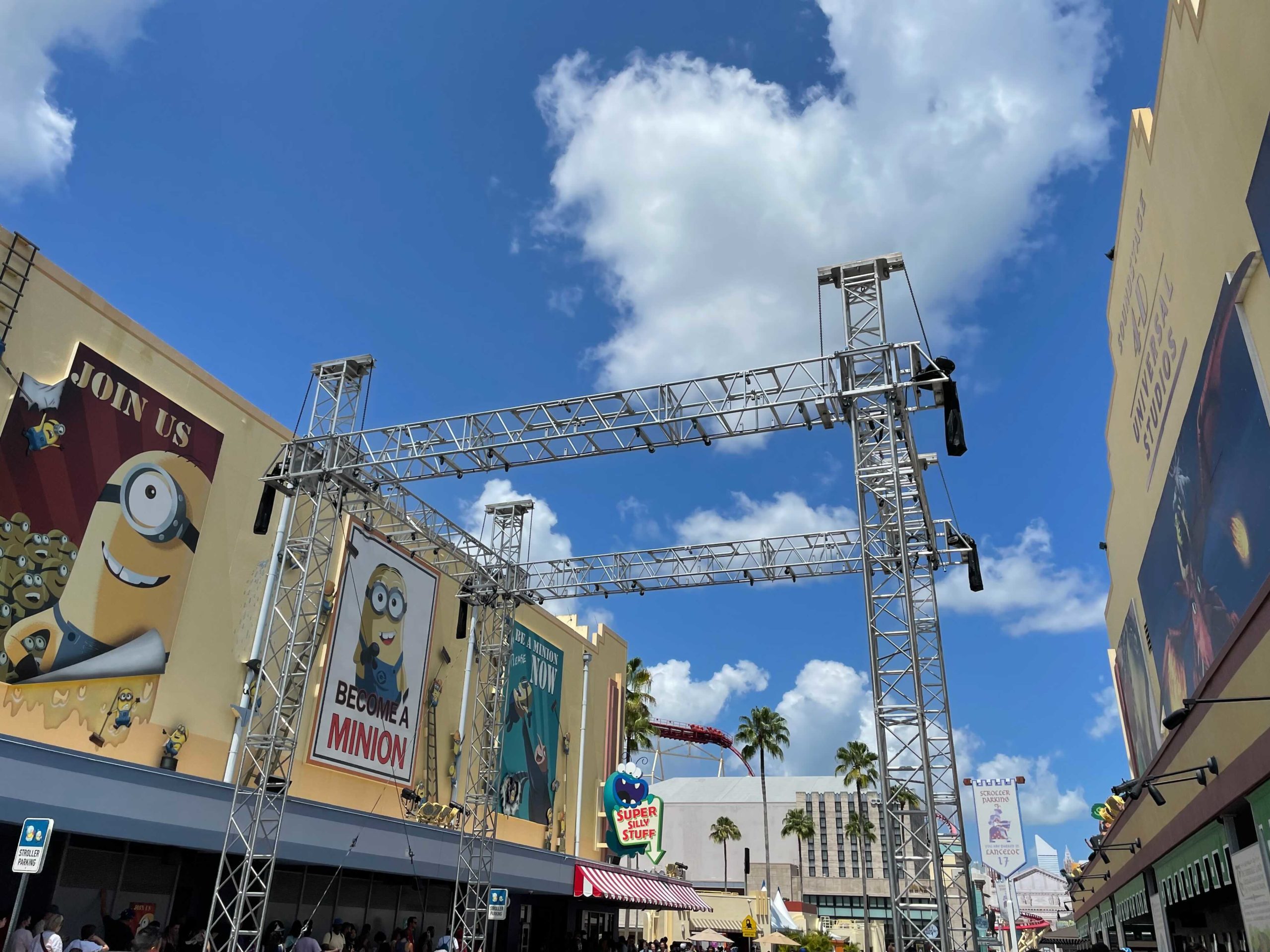 halloween-horror-nights-trusses-3