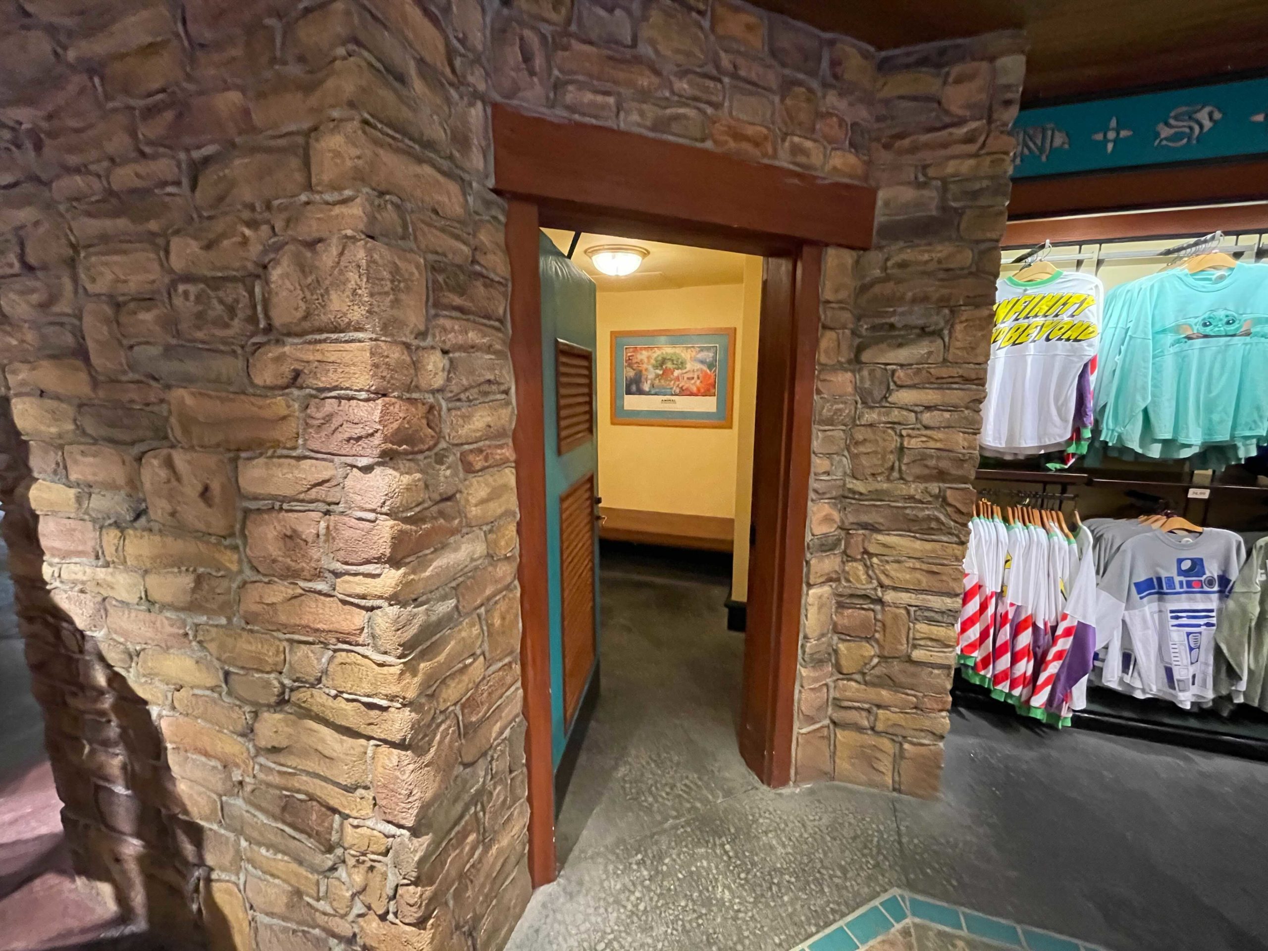 animal-kingdom-fitting-rooms-3