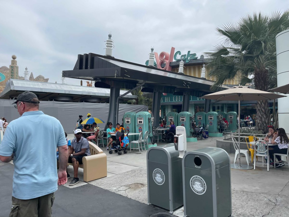 flos-v8-cafe-outdoor-seating-paint-refurbishment-reopen-10-5596878