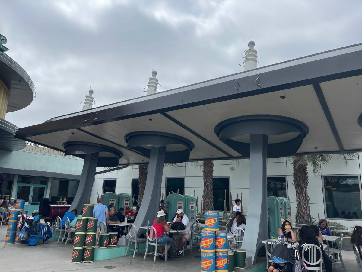 flos-v8-cafe-outdoor-seating-paint-refurbishment-reopen-9-6141739