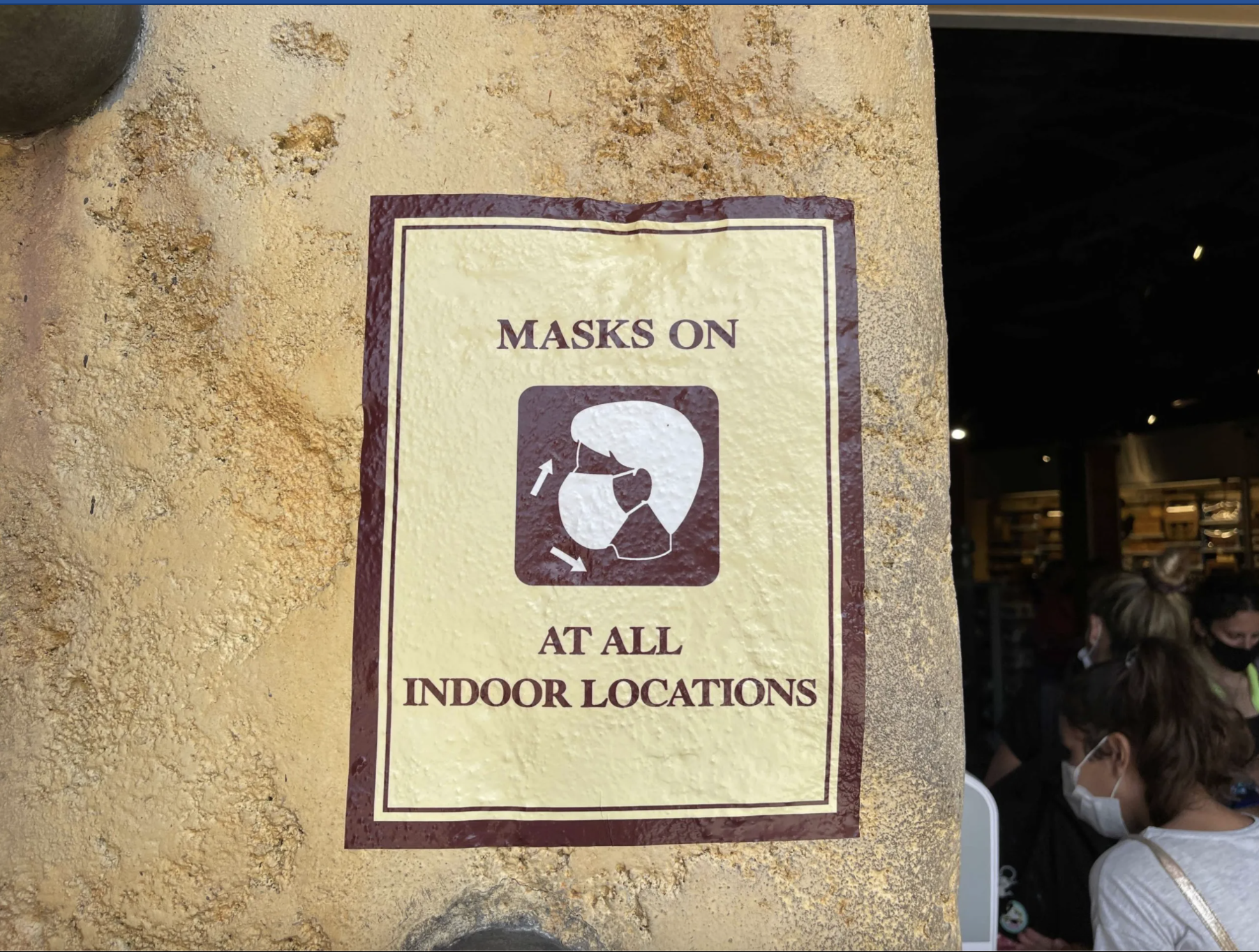 indoor-masks-sign