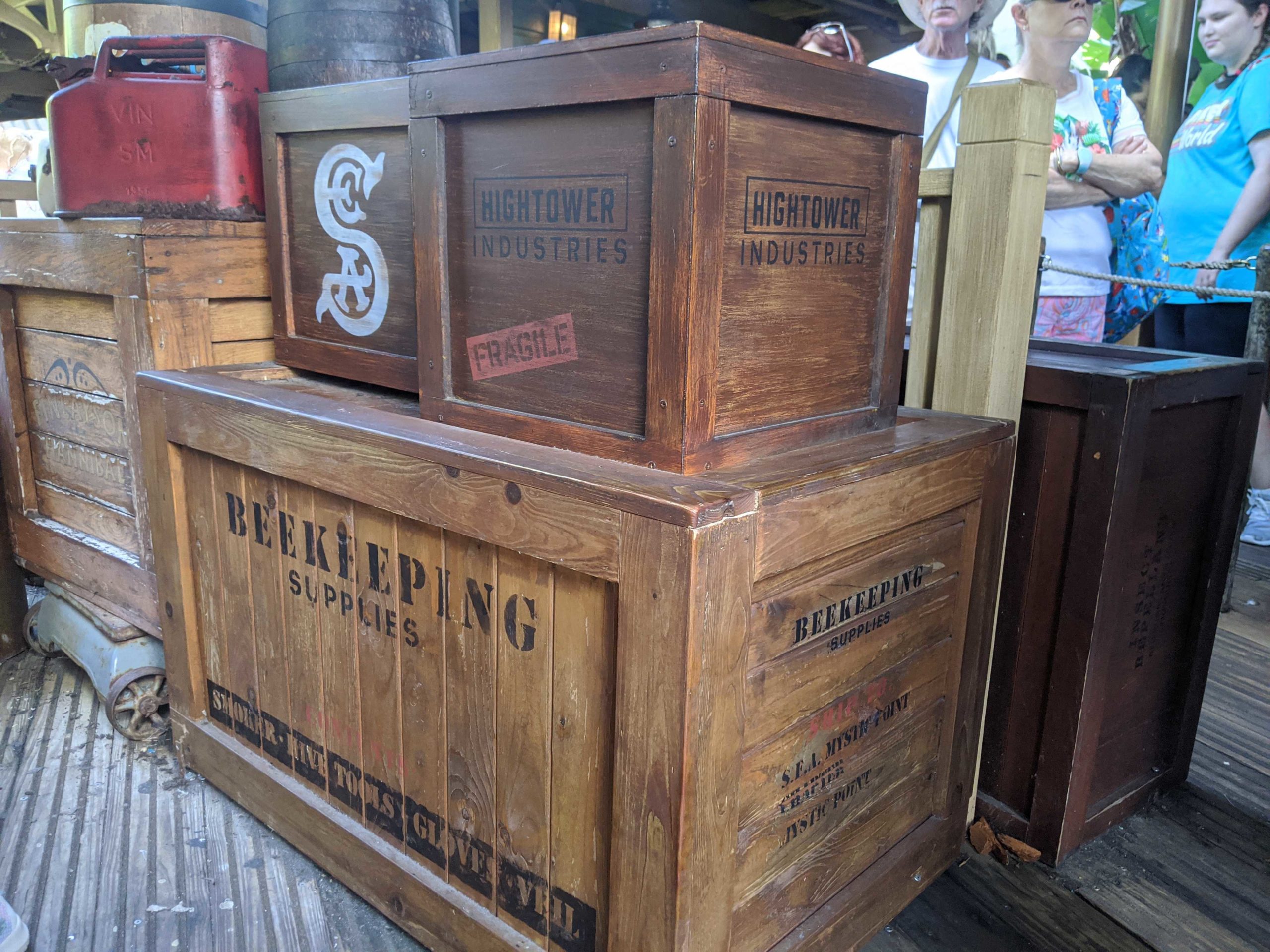 jungle-cruise-queue-props-092408