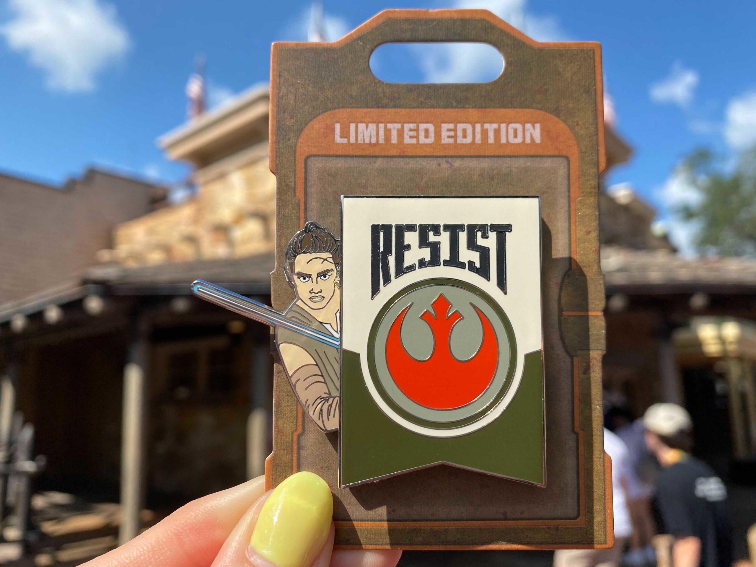 rey-chewbacca-resist-slider-pin-6