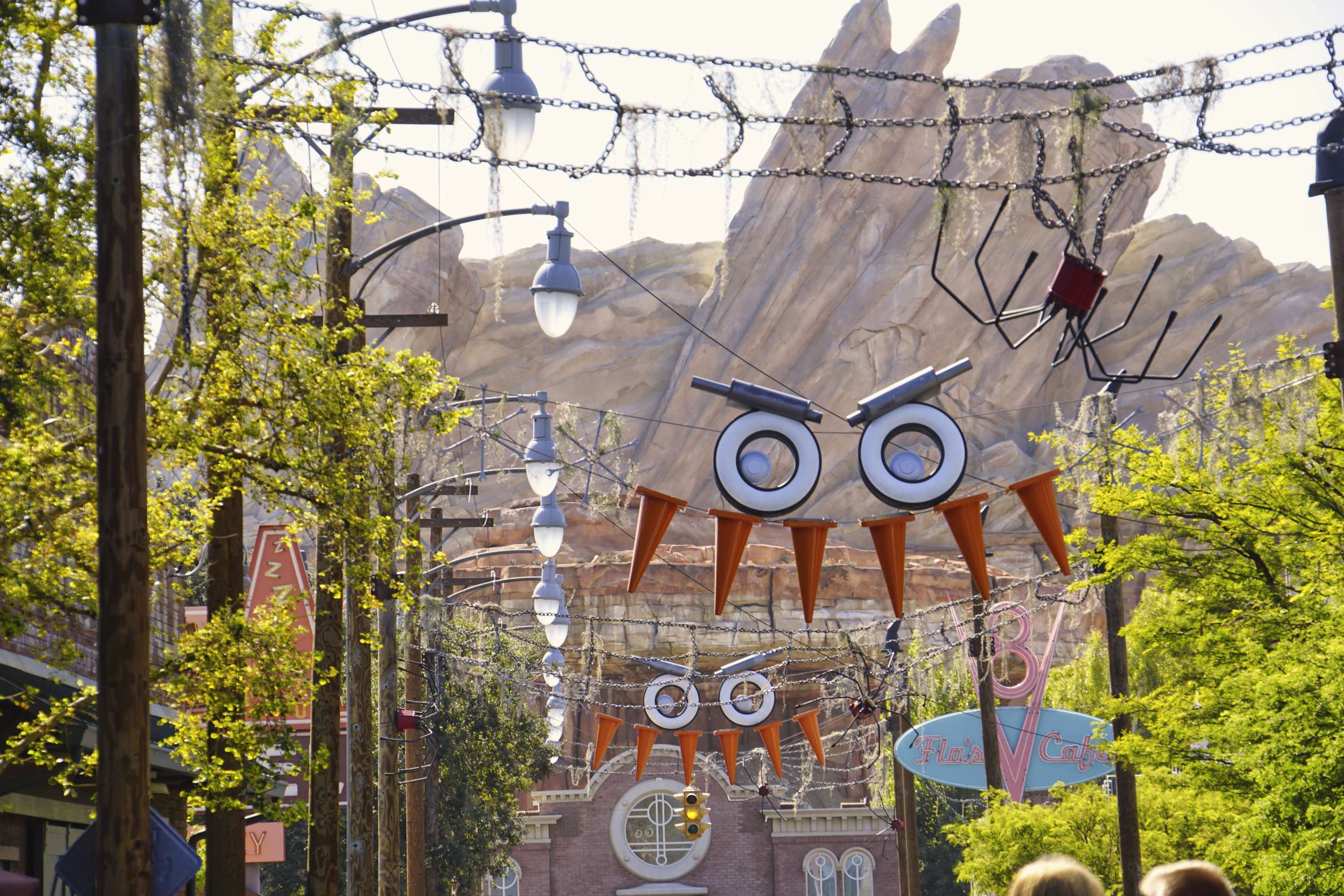 cars-land-haul-o-ween-with-cadillac-range