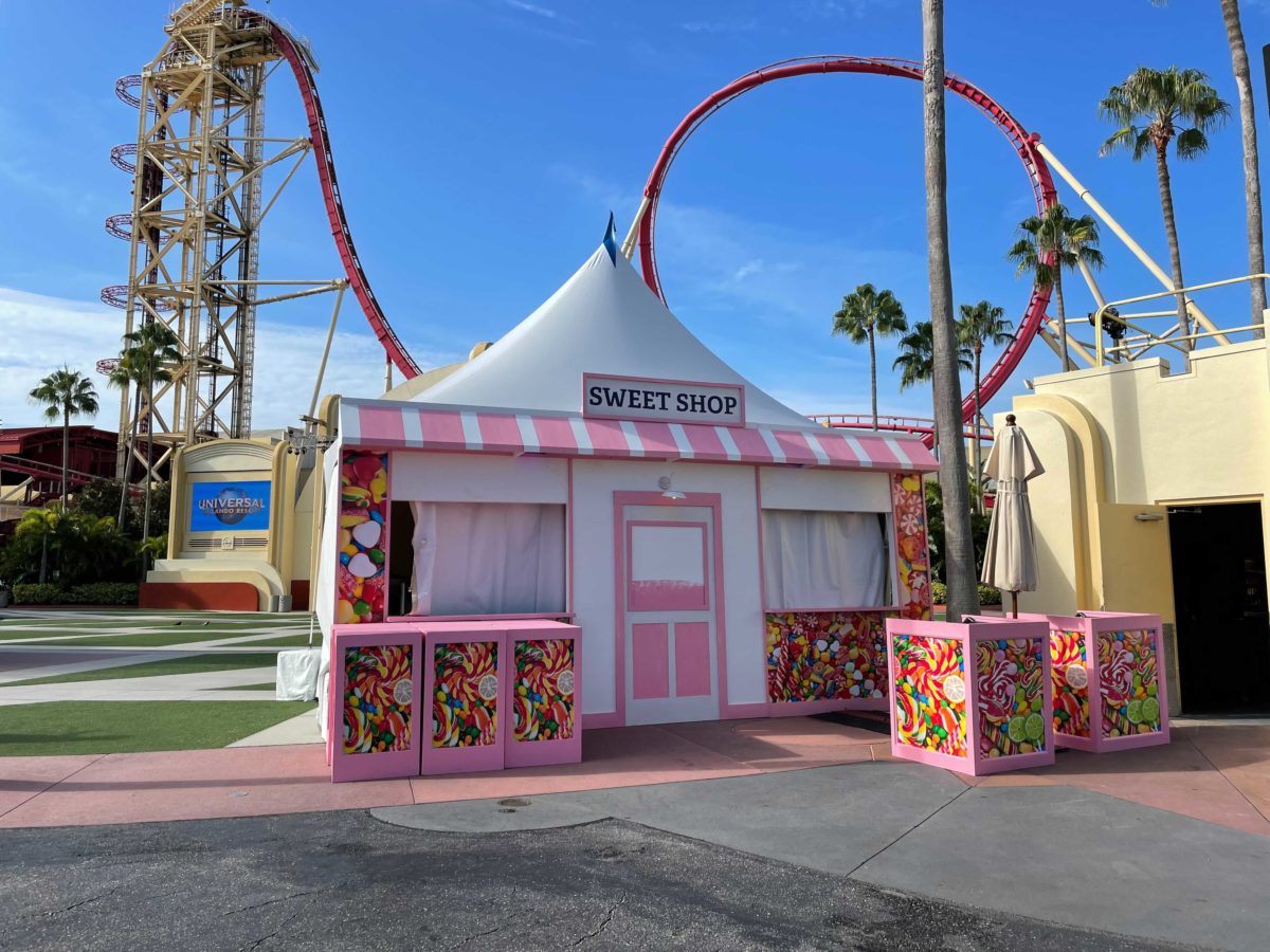hhn-30-sweet-shop-booth-2-9082020