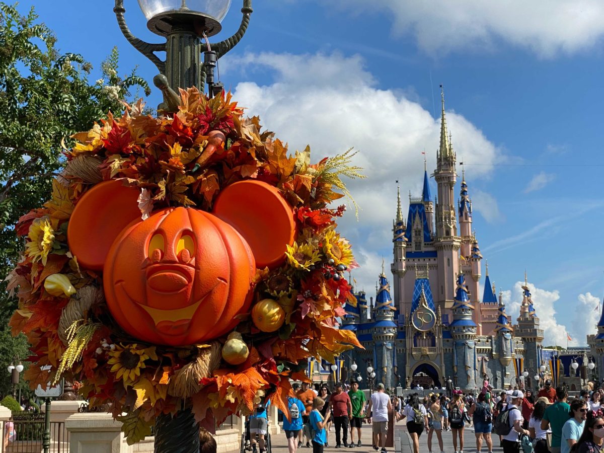 magickingdomhalloweendecor_16
