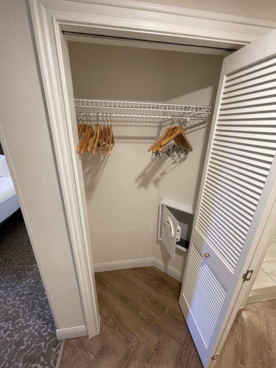 three-bedroom-grand-villa-disneys-saratoga-springs-resort-spa-13-1135645