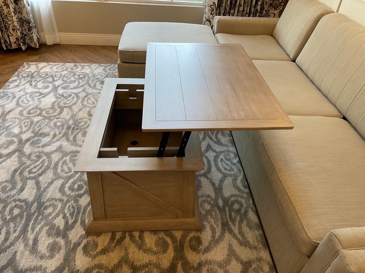 three-bedroom-grand-villa-disneys-saratoga-springs-resort-spa-49-5532054