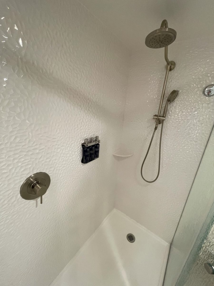 three-bedroom-grand-villa-disneys-saratoga-springs-resort-spa-7-2683759