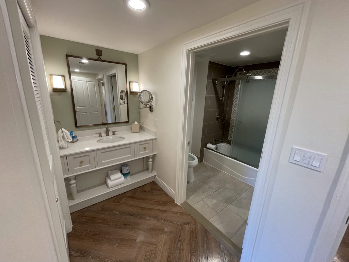 three-bedroom-grand-villa-disneys-saratoga-springs-resort-spa-98-5227738