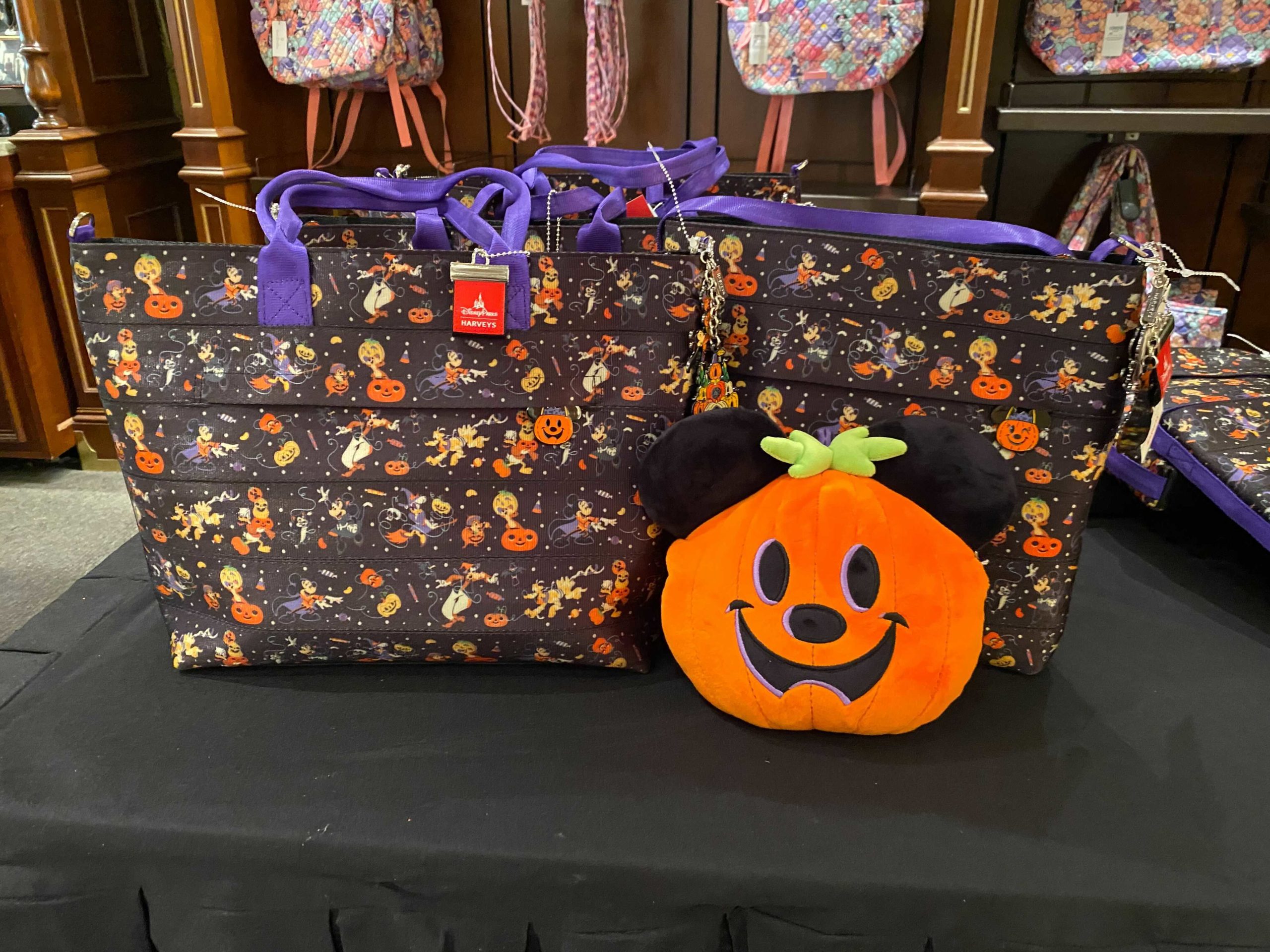 wdw-harveys-halloween-plush-crossbody-pumpkin-6-4003432