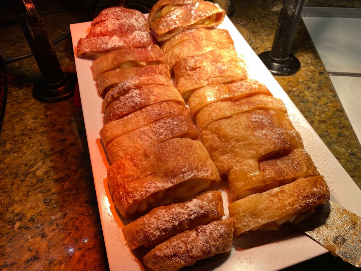 apple-strudel-biergarten-2184876