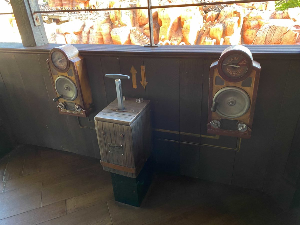 big-thunder-mountain-queue-3-3