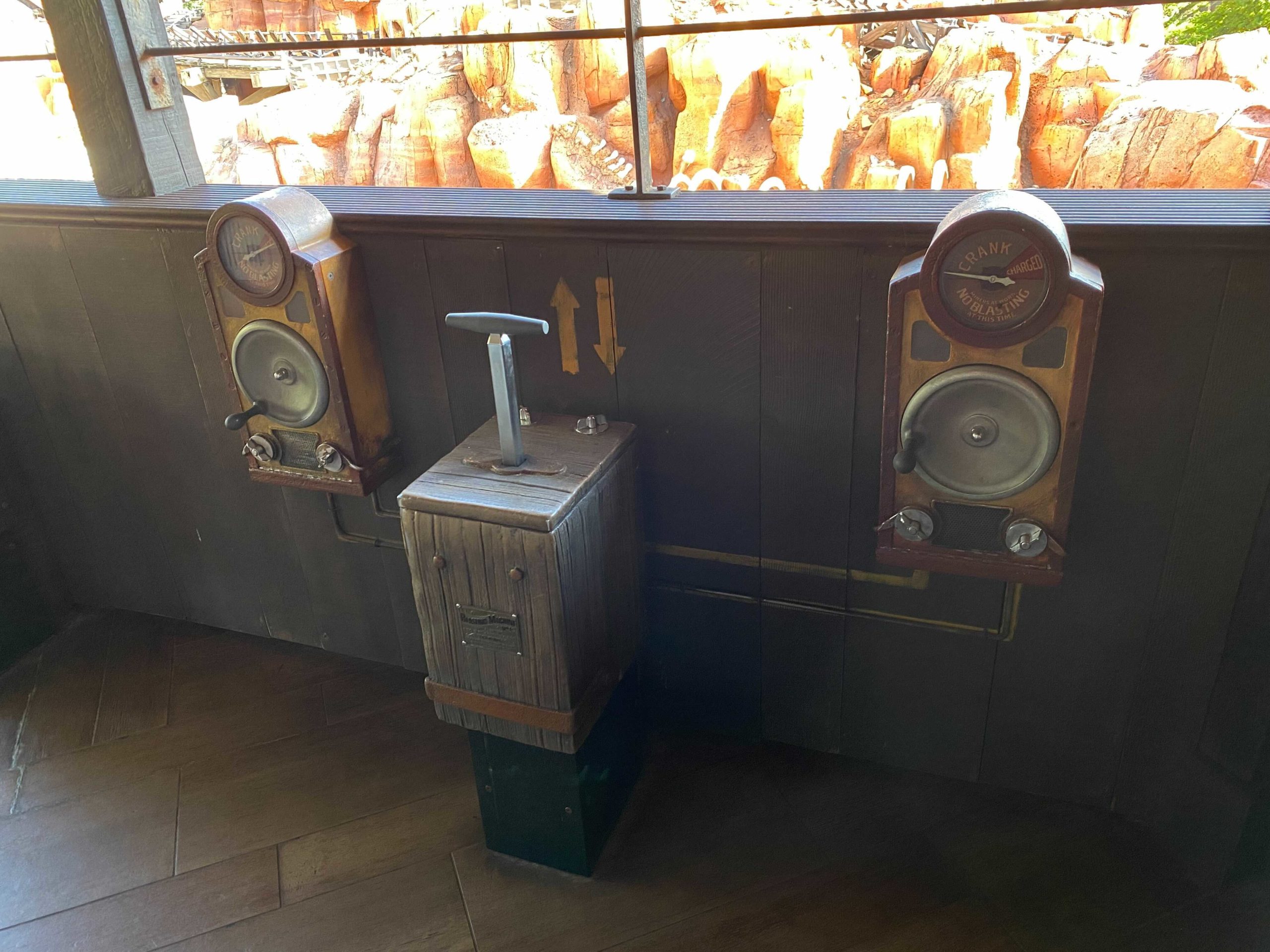 big-thunder-mountain-queue-3-3