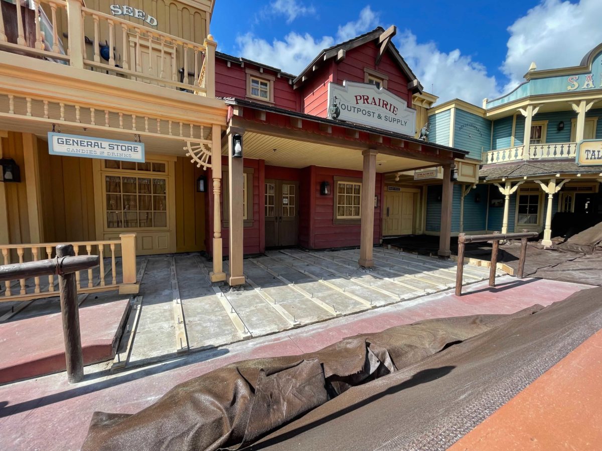 frontierland-boardwalk-work-1