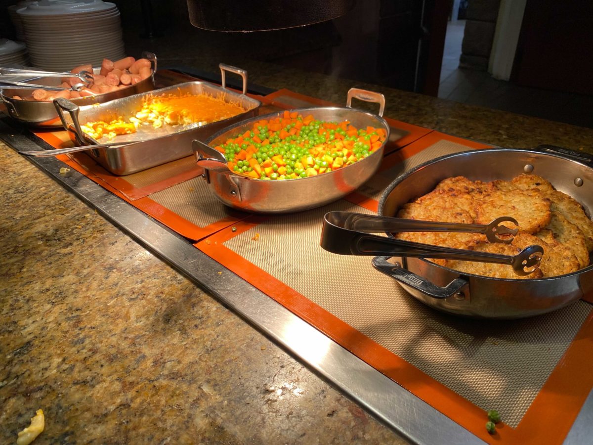 peas-carrots-mac-cheese-potato-pancakes-7701526