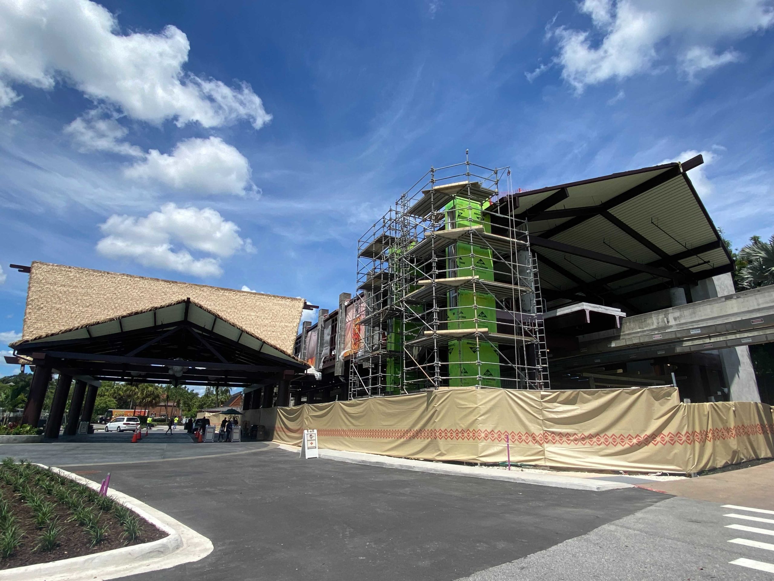 polynesian-monorail-construction-8-18-21-9