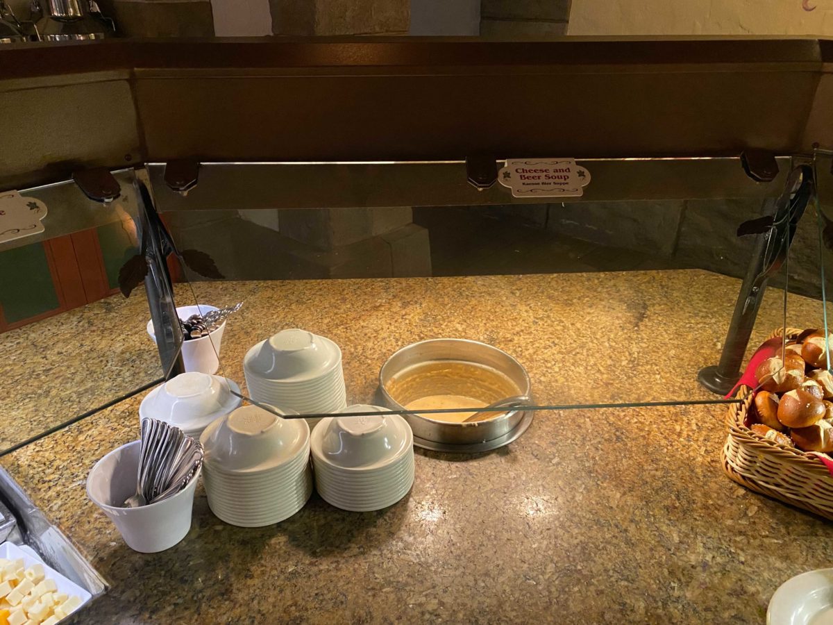 soup-station-biergarten-5048276