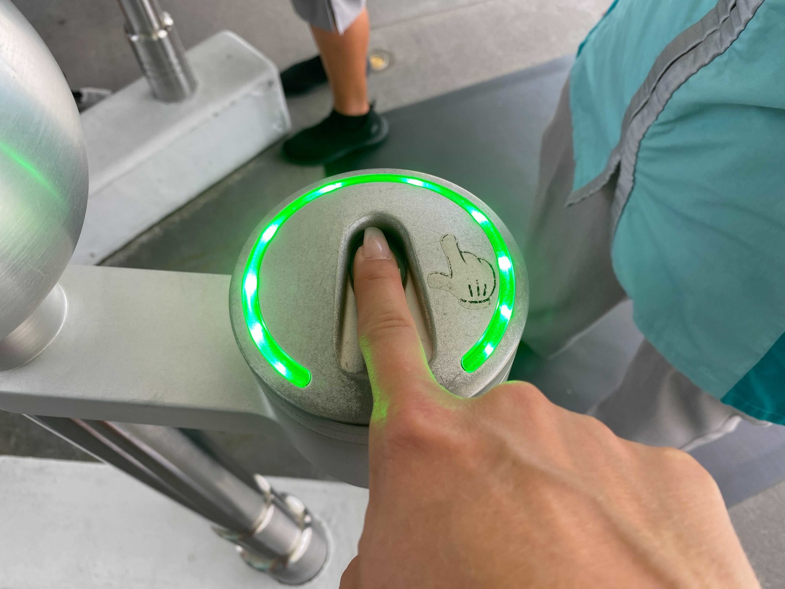 tapstiles-biometric-5