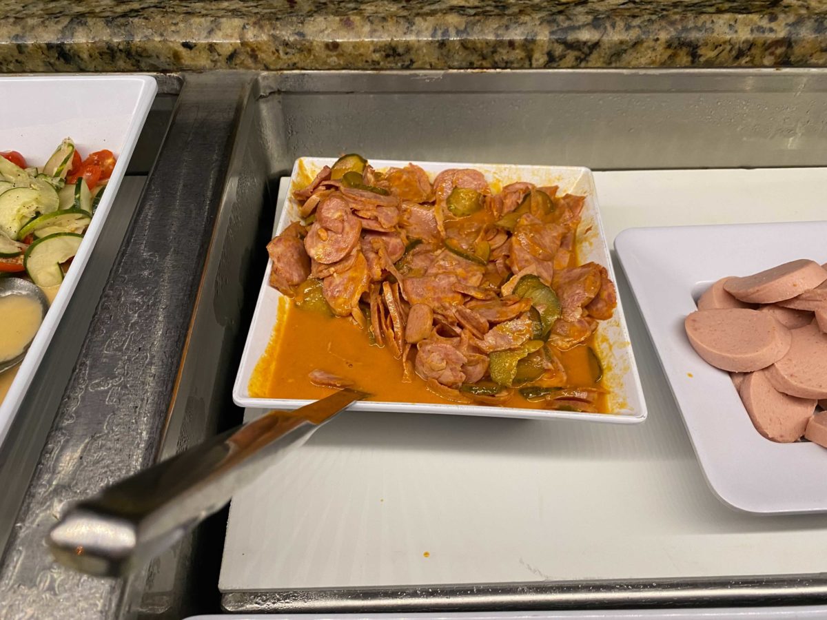 wurst-salad-biergarten-1141957