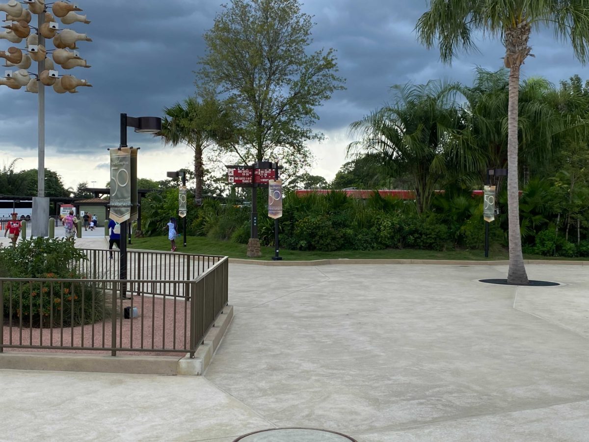 50th-anniversary-banners-animal-kingdom-10