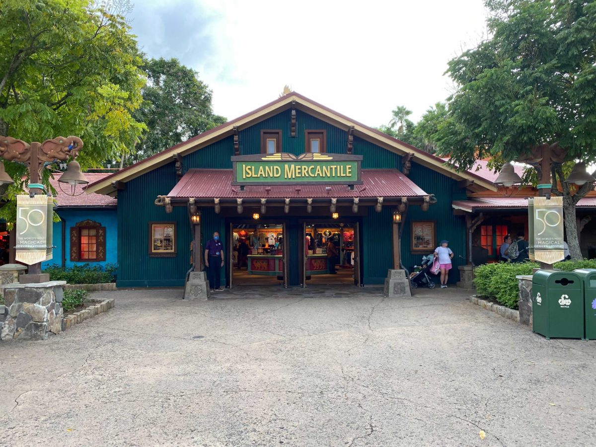 50th-anniversary-banners-animal-kingdom-16